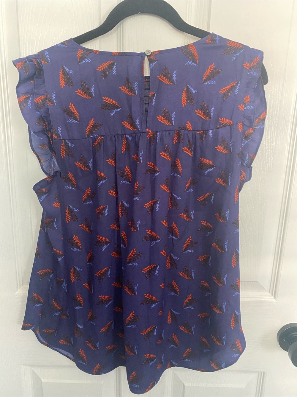 ⭐️4/$20⭐️ LOFT Sleeveless Ruffle Shell - Picture 4 of 4